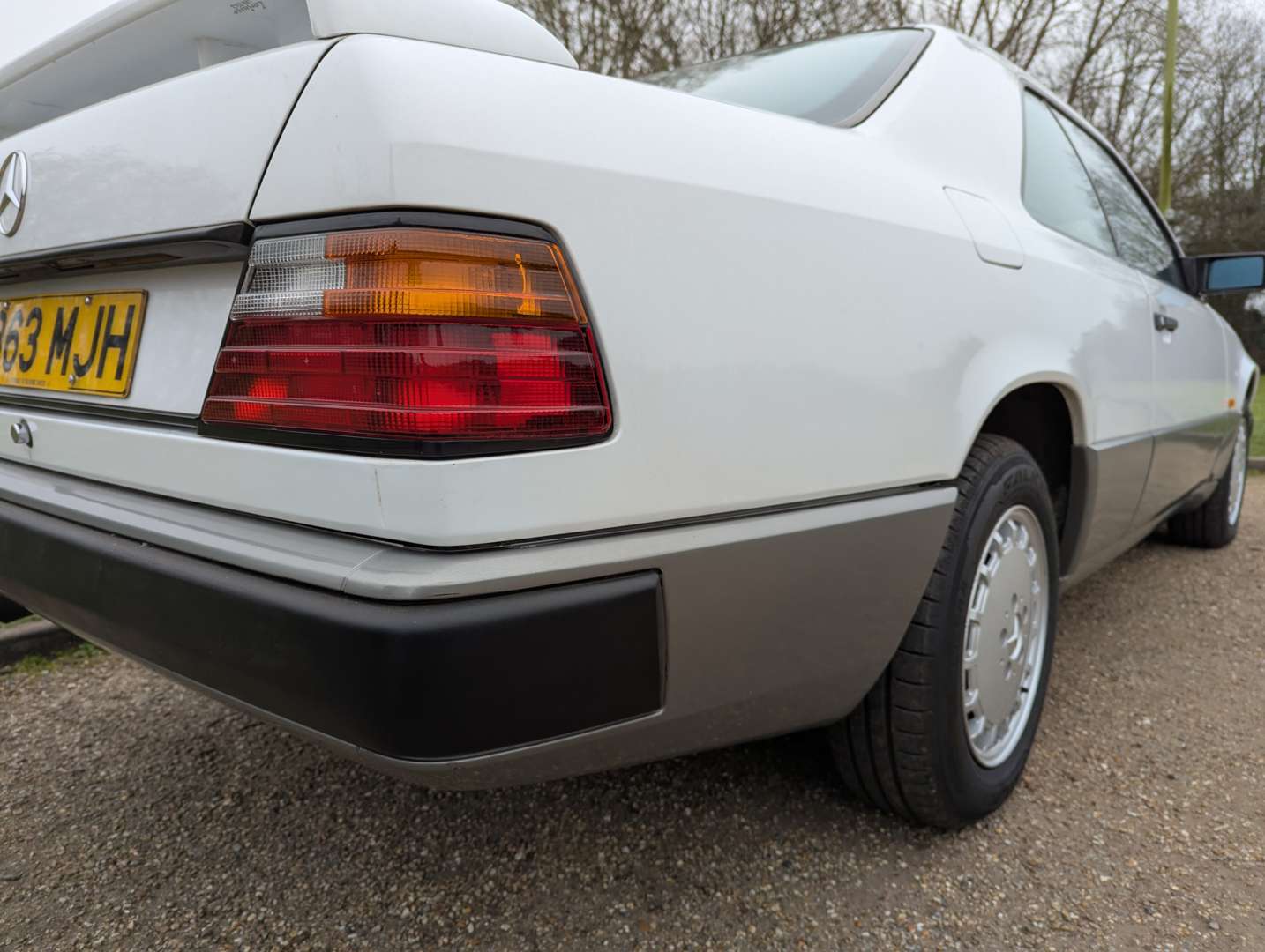<p>1988 MERCEDES 300CE C124 AUTO</p>