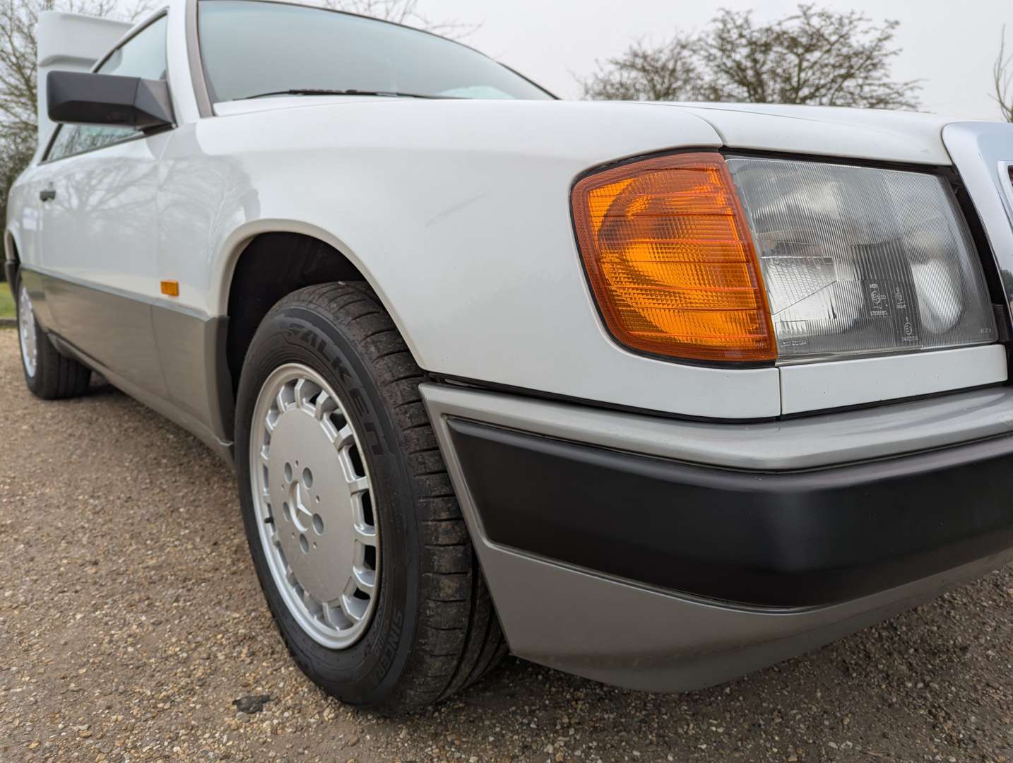 <p>1988 MERCEDES 300CE C124 AUTO</p>