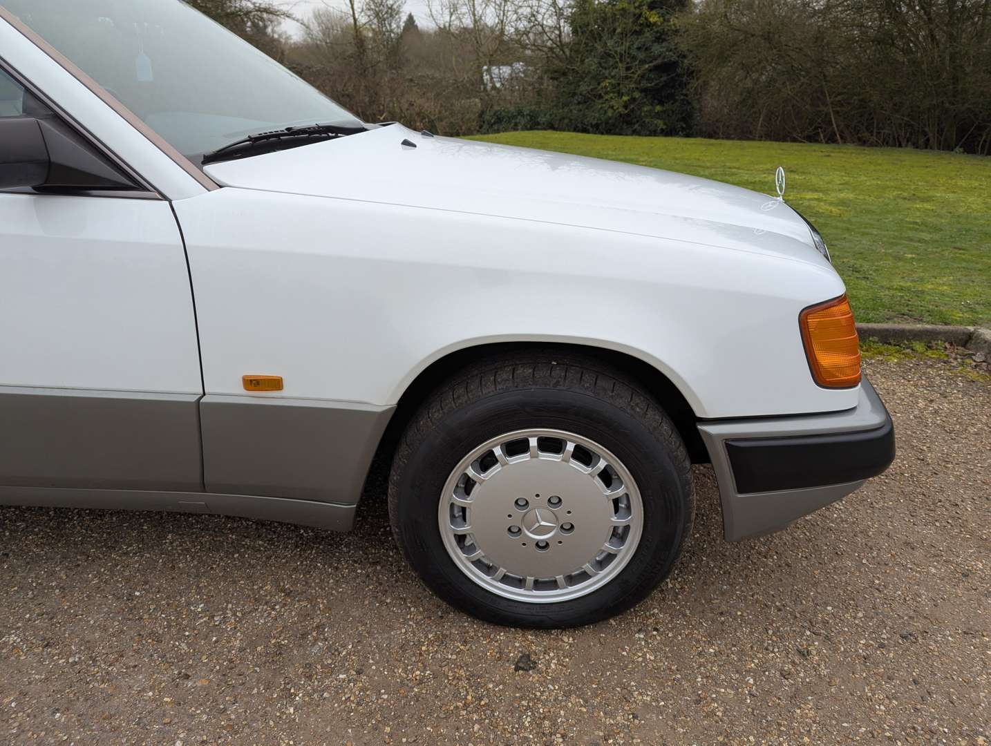 <p>1988 MERCEDES 300CE C124 AUTO</p>