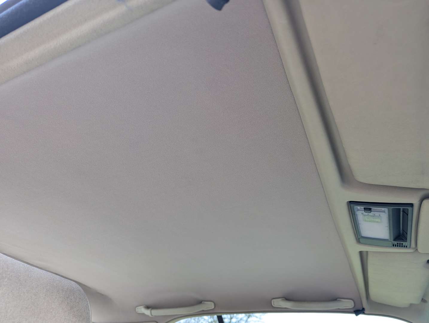 <p>1988 MERCEDES 300CE C124 AUTO</p>