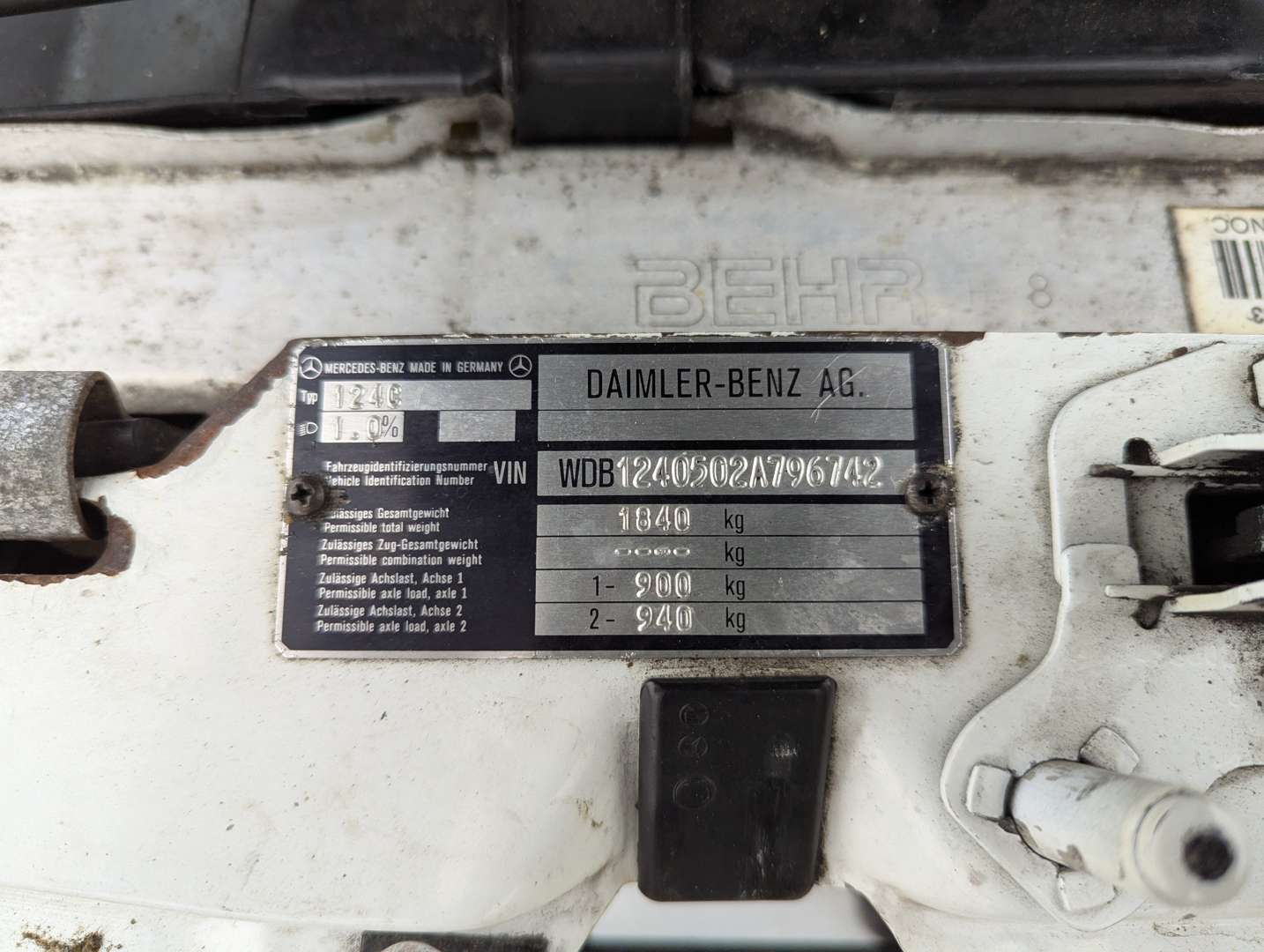 <p>1988 MERCEDES 300CE C124 AUTO</p>