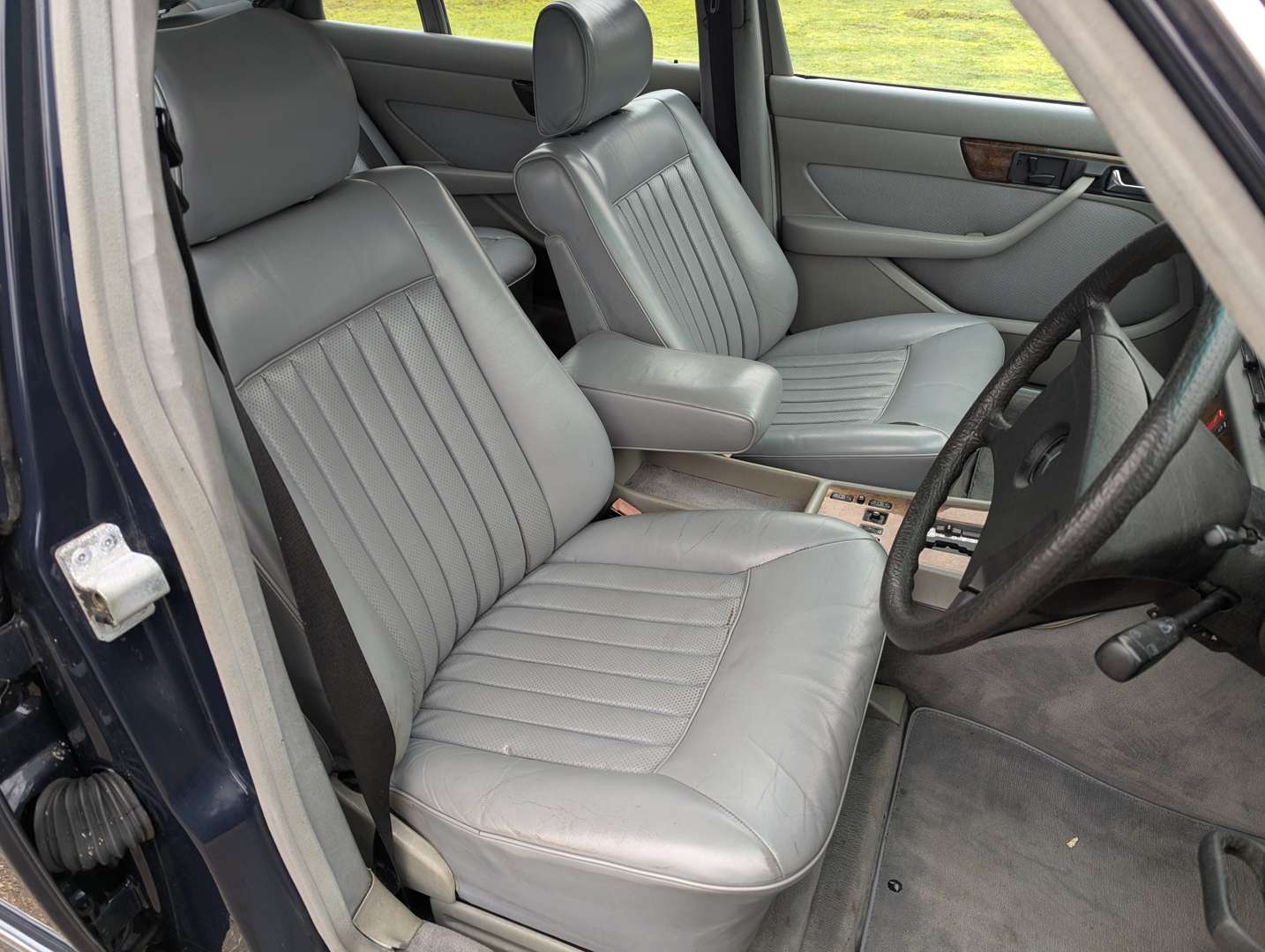 <p>1987 MERCEDES 420SEL W126 AUTO</p>