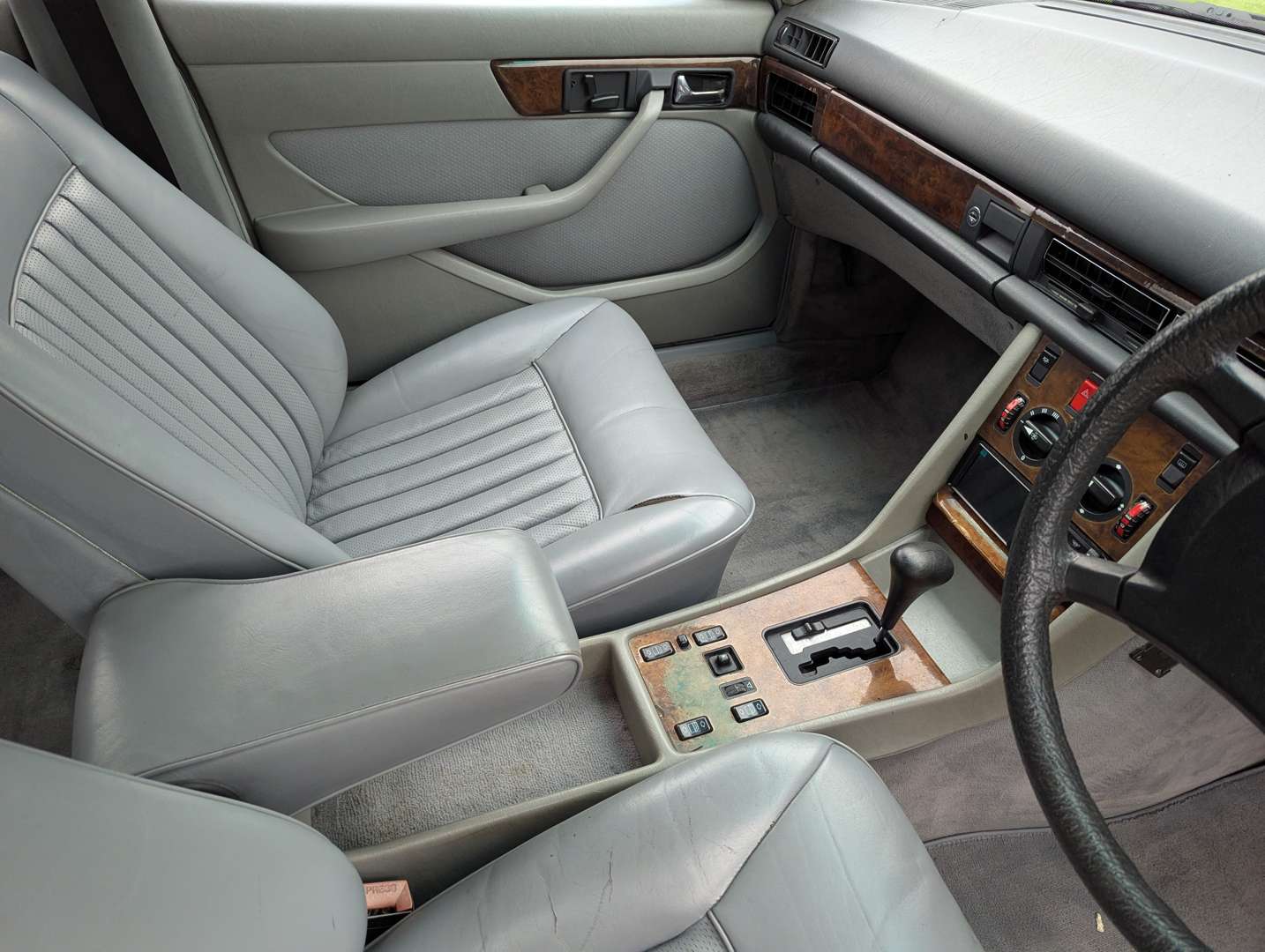 <p>1987 MERCEDES 420SEL W126 AUTO</p>