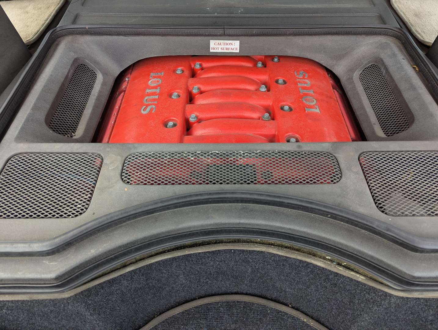 <p>1996 LOTUS ESPRIT V8 TURBO</p>