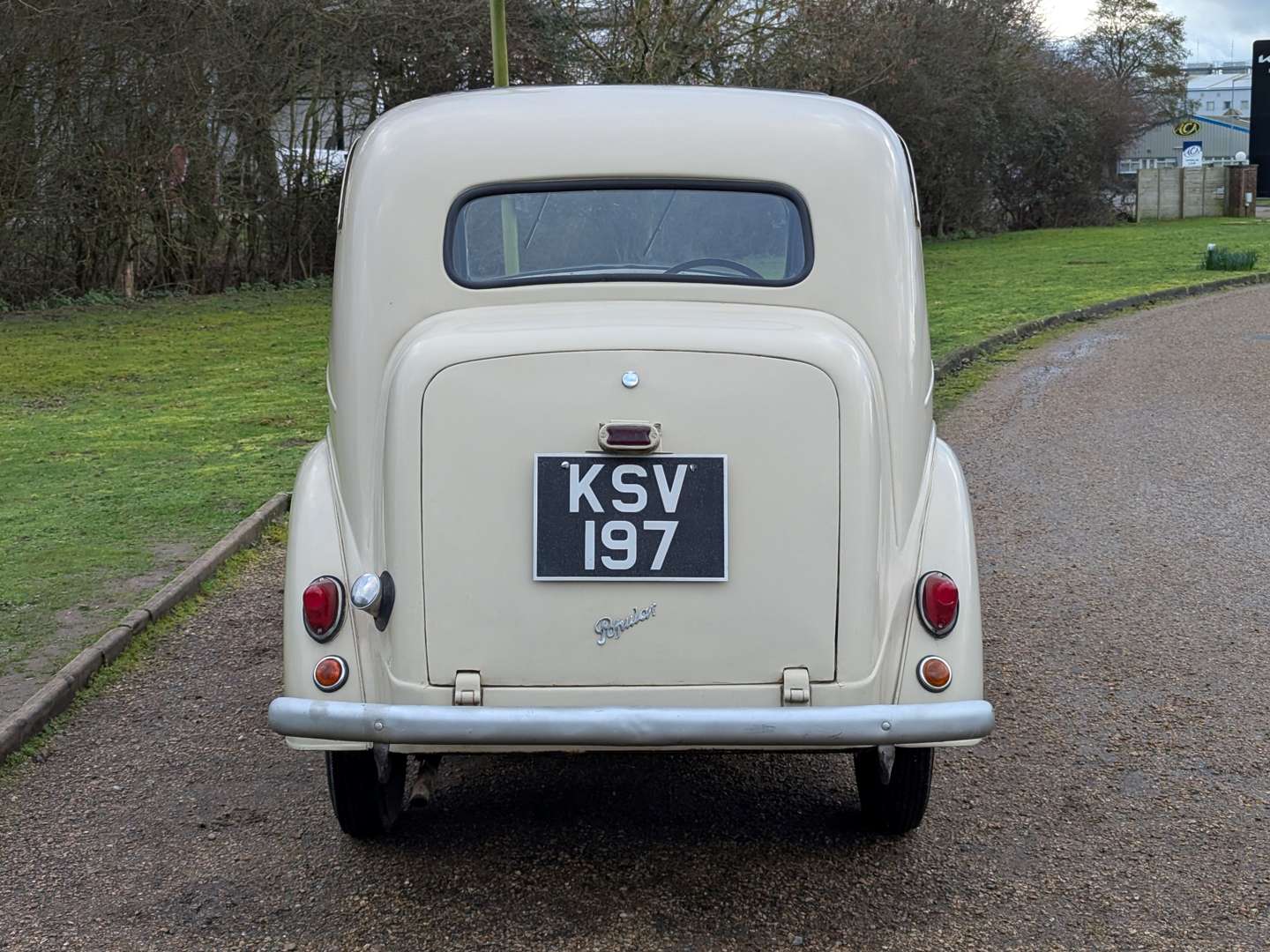 <p>1954 FORD POPULAR</p>