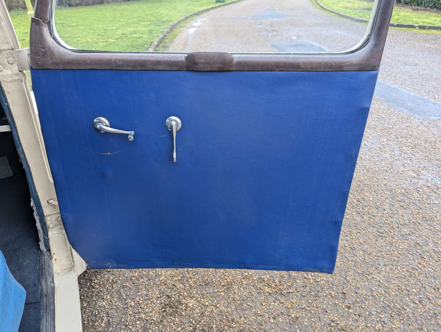 <p>1954 FORD POPULAR</p>