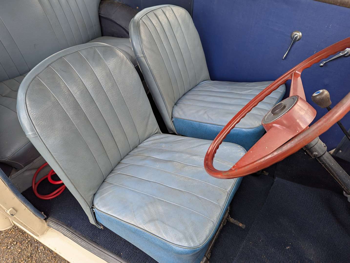 <p>1954 FORD POPULAR</p>