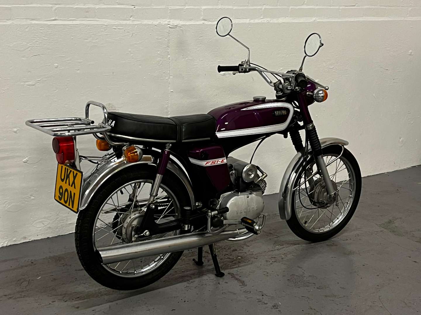 <p>1974 YAMAHA FS1E</p>