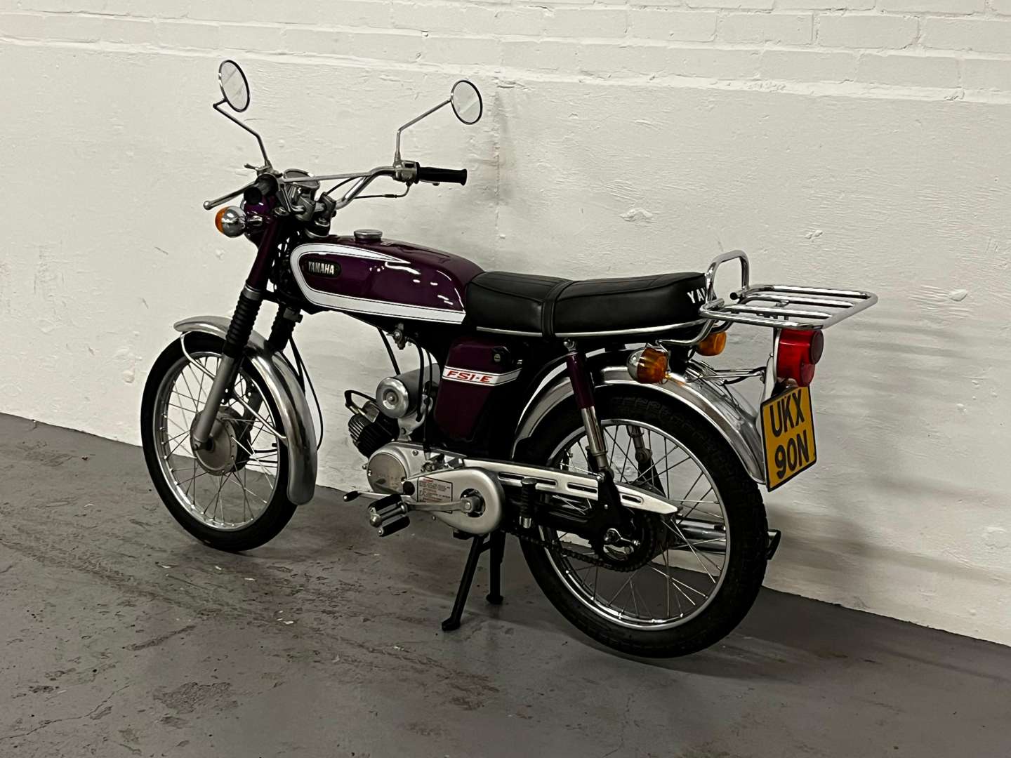 <p>1974 YAMAHA FS1E</p>