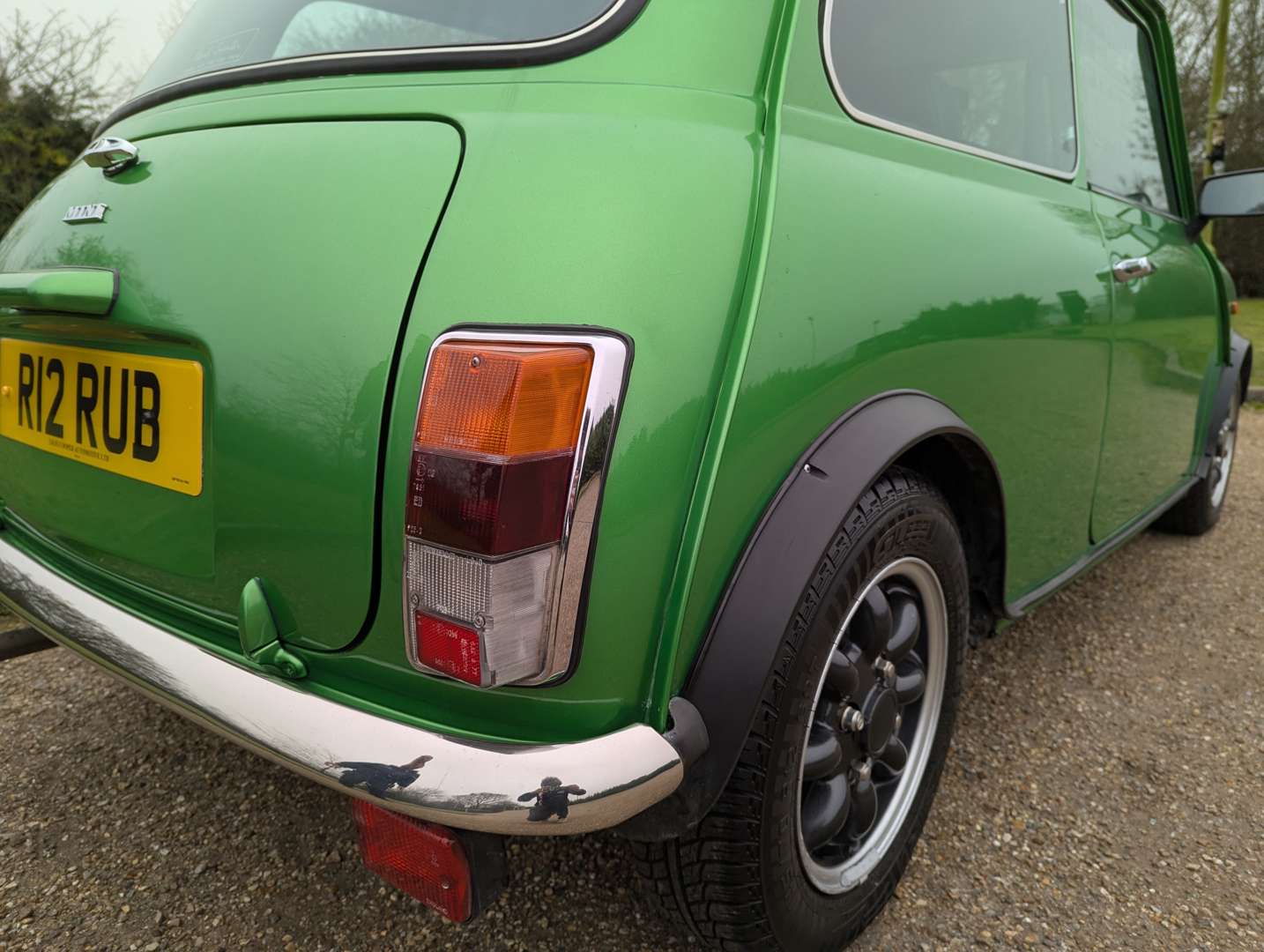 <p>1998 ROVER MINI PAUL SMITH EDITION</p>