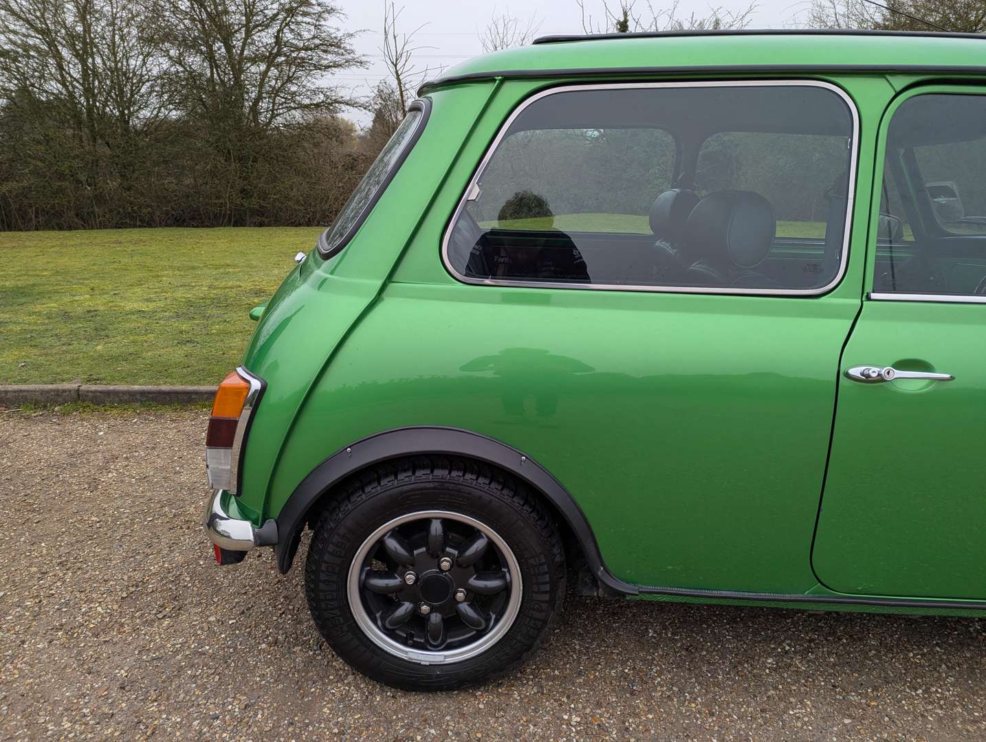 <p>1998 ROVER MINI PAUL SMITH EDITION</p>