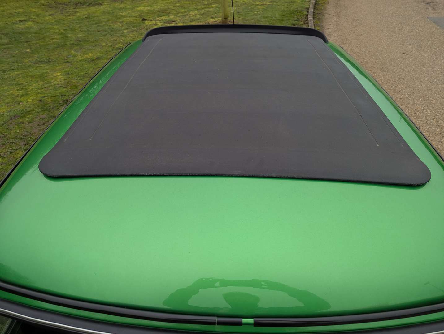 <p>1998 ROVER MINI PAUL SMITH EDITION</p>