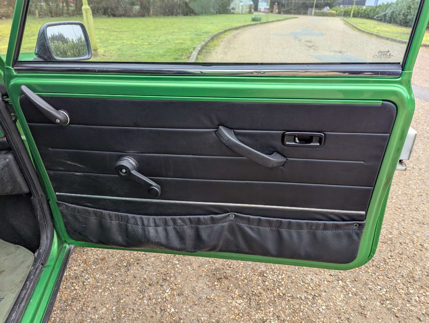 <p>1998 ROVER MINI PAUL SMITH EDITION</p>