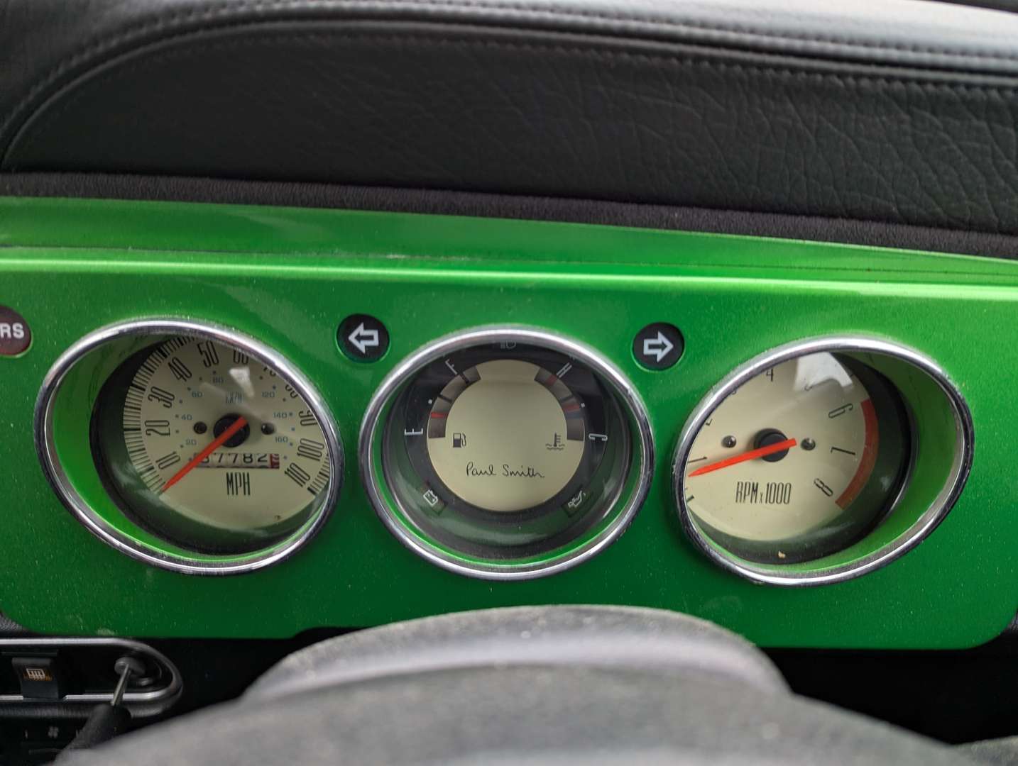 <p>1998 ROVER MINI PAUL SMITH EDITION</p>