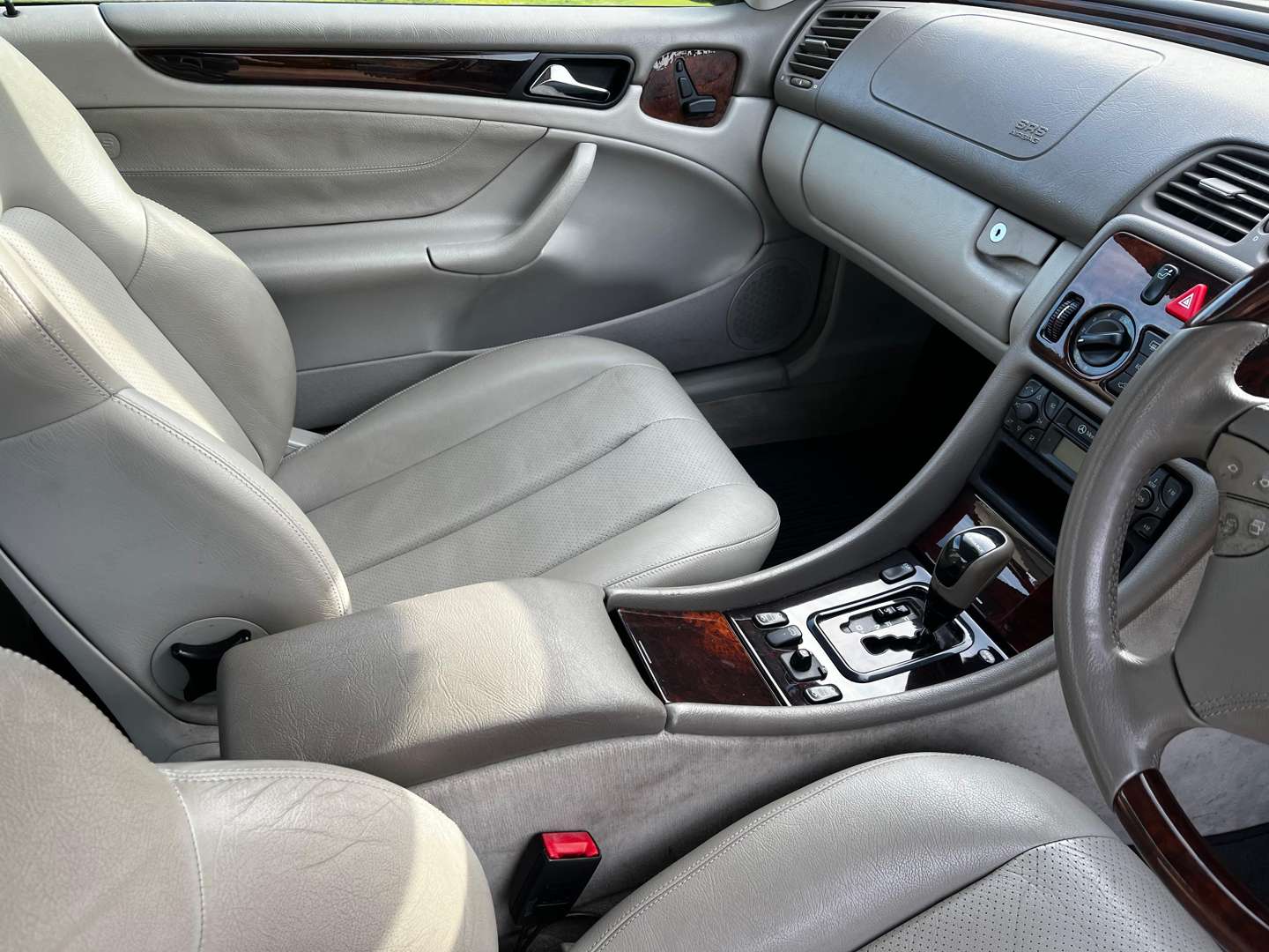 <p>2000 MERCEDES CLK230 ELEGANCE KOMPRESSOR C208 AUTO</p>