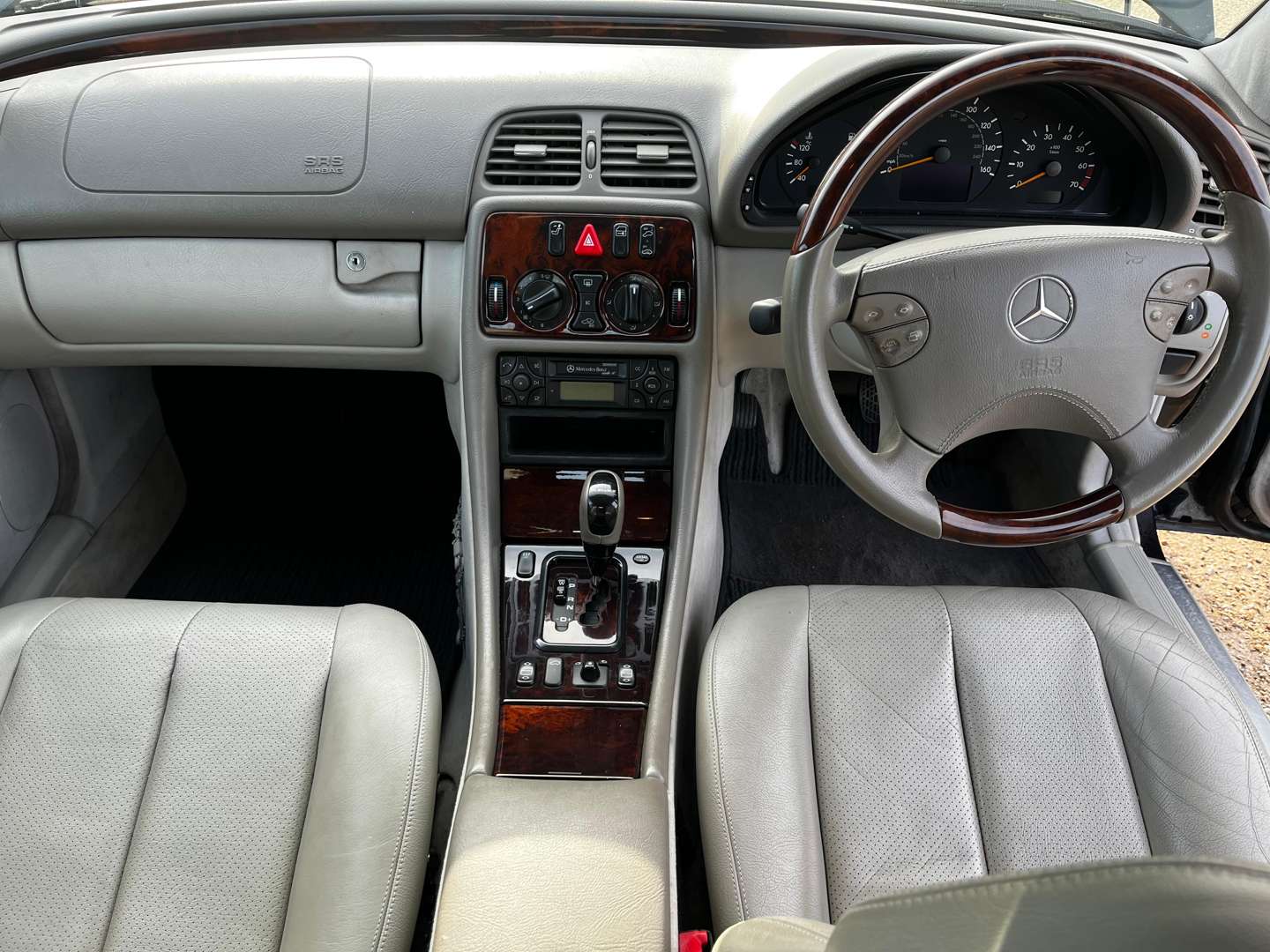 <p>2000 MERCEDES CLK230 ELEGANCE KOMPRESSOR C208 AUTO</p>