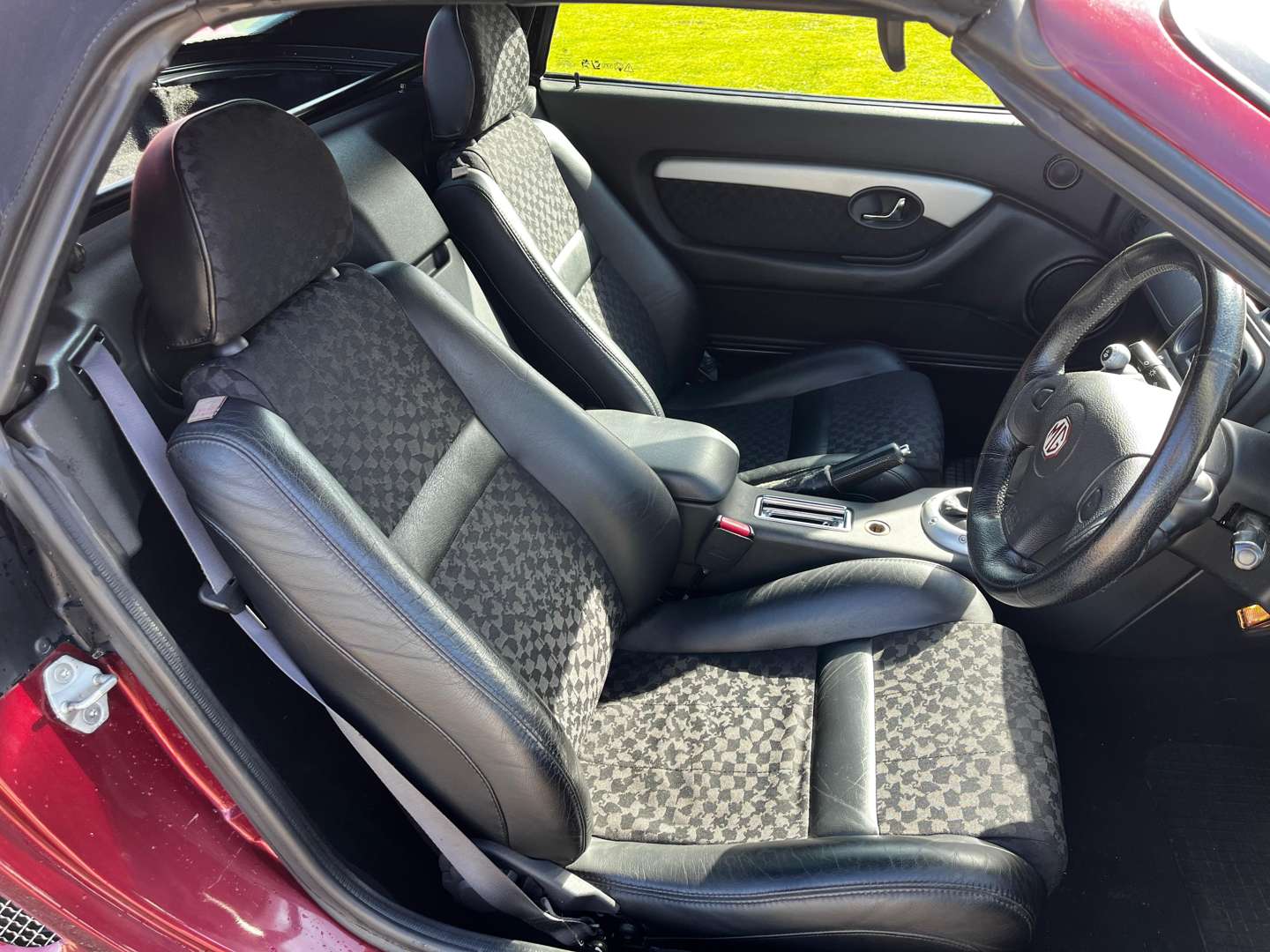 <p>2001 MG F STEPTRONIC</p>