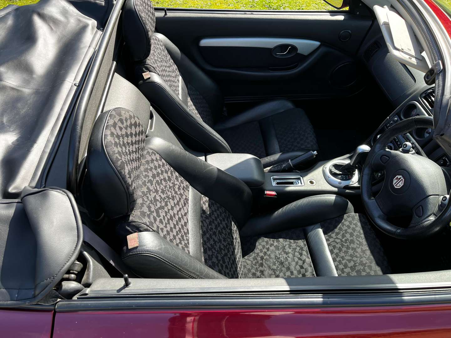 <p>2001 MG F STEPTRONIC</p>