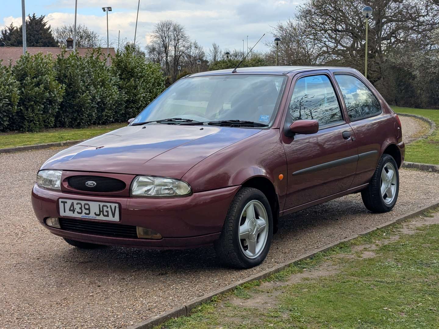 <p>1999 FORD FIESTA ZETEC&nbsp;</p>