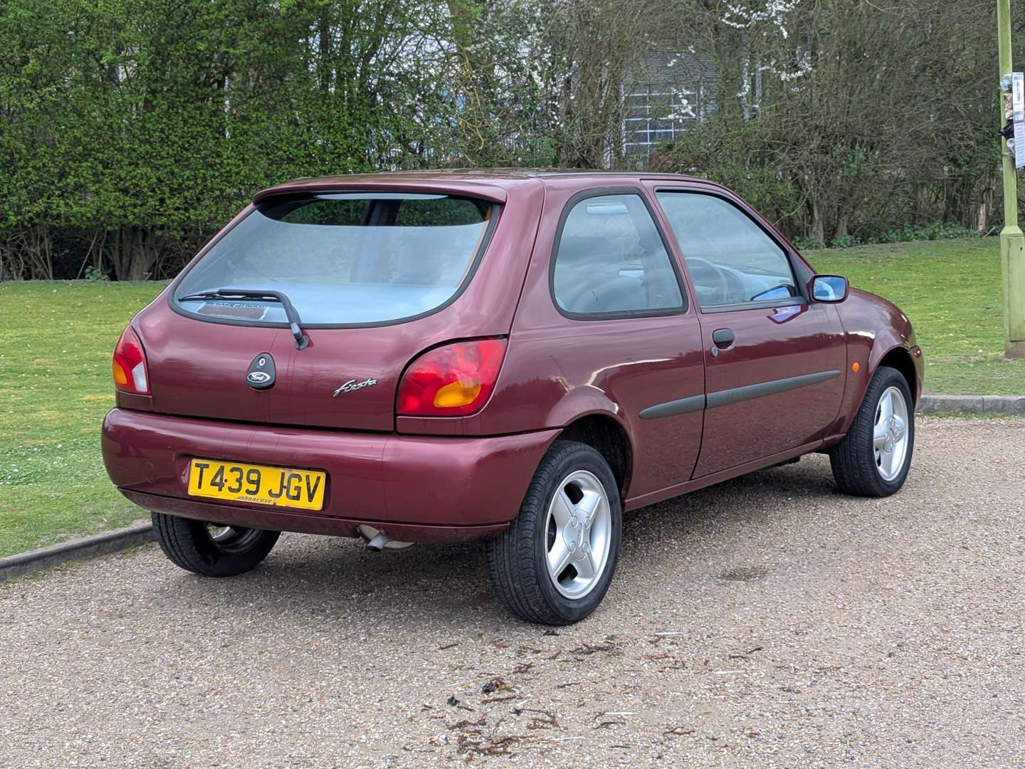 <p>1999 FORD FIESTA ZETEC&nbsp;</p>