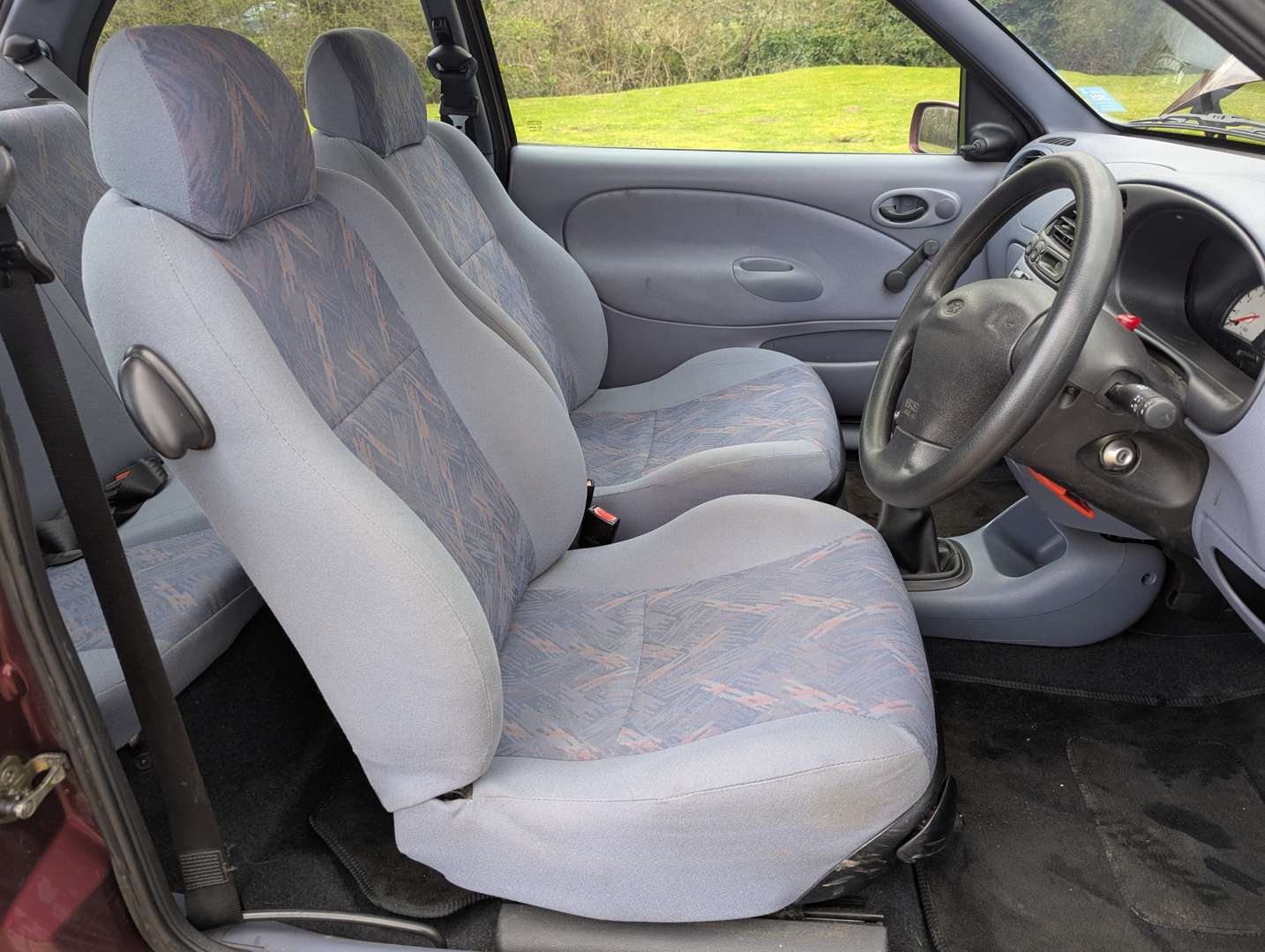 <p>1999 FORD FIESTA ZETEC&nbsp;</p>