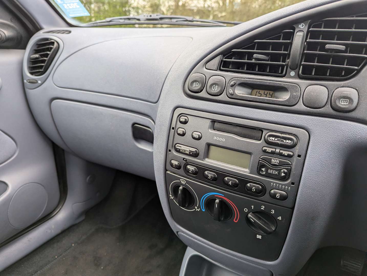 <p>1999 FORD FIESTA ZETEC&nbsp;</p>