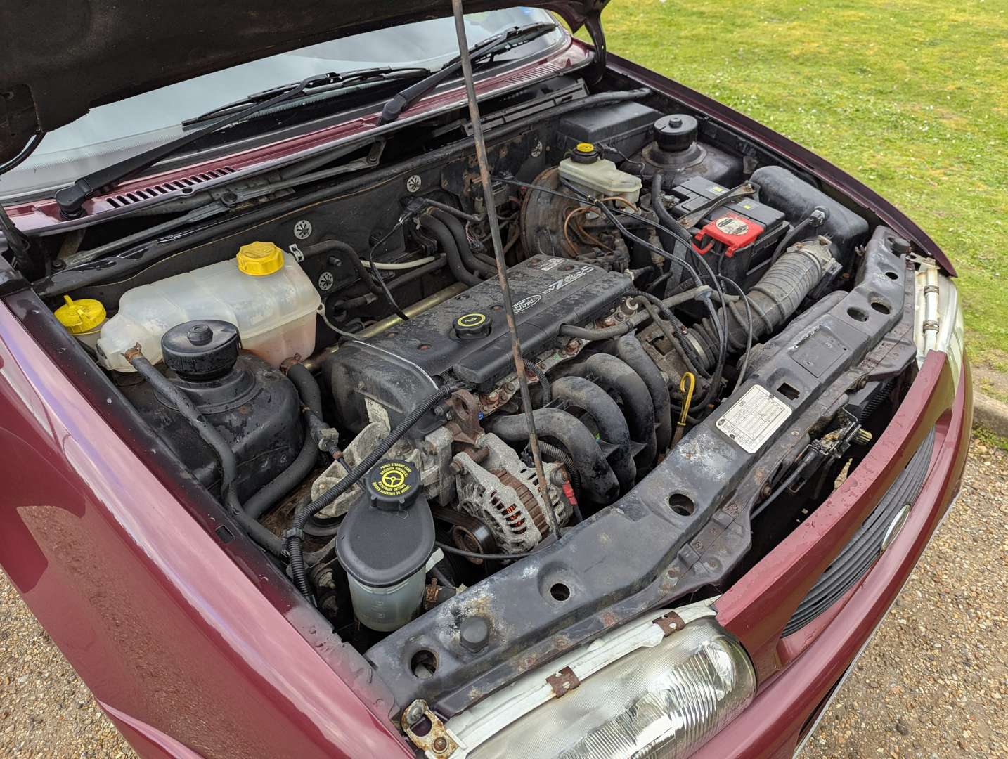 <p>1999 FORD FIESTA ZETEC&nbsp;</p>