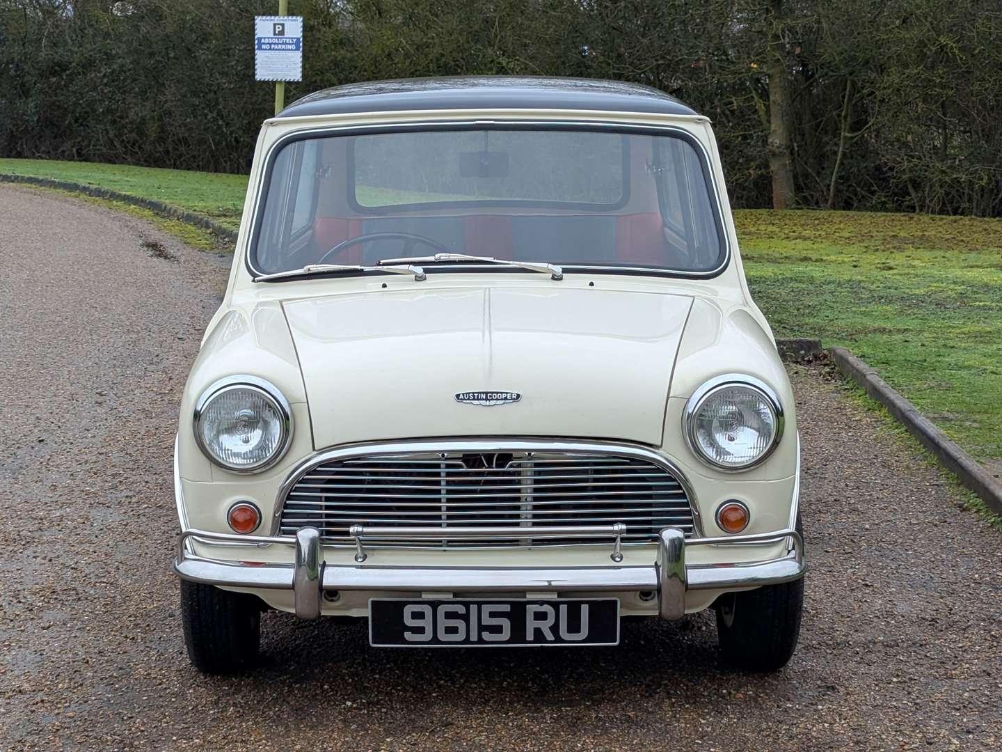 <p>1964 AUSTIN MINI COOPER</p>