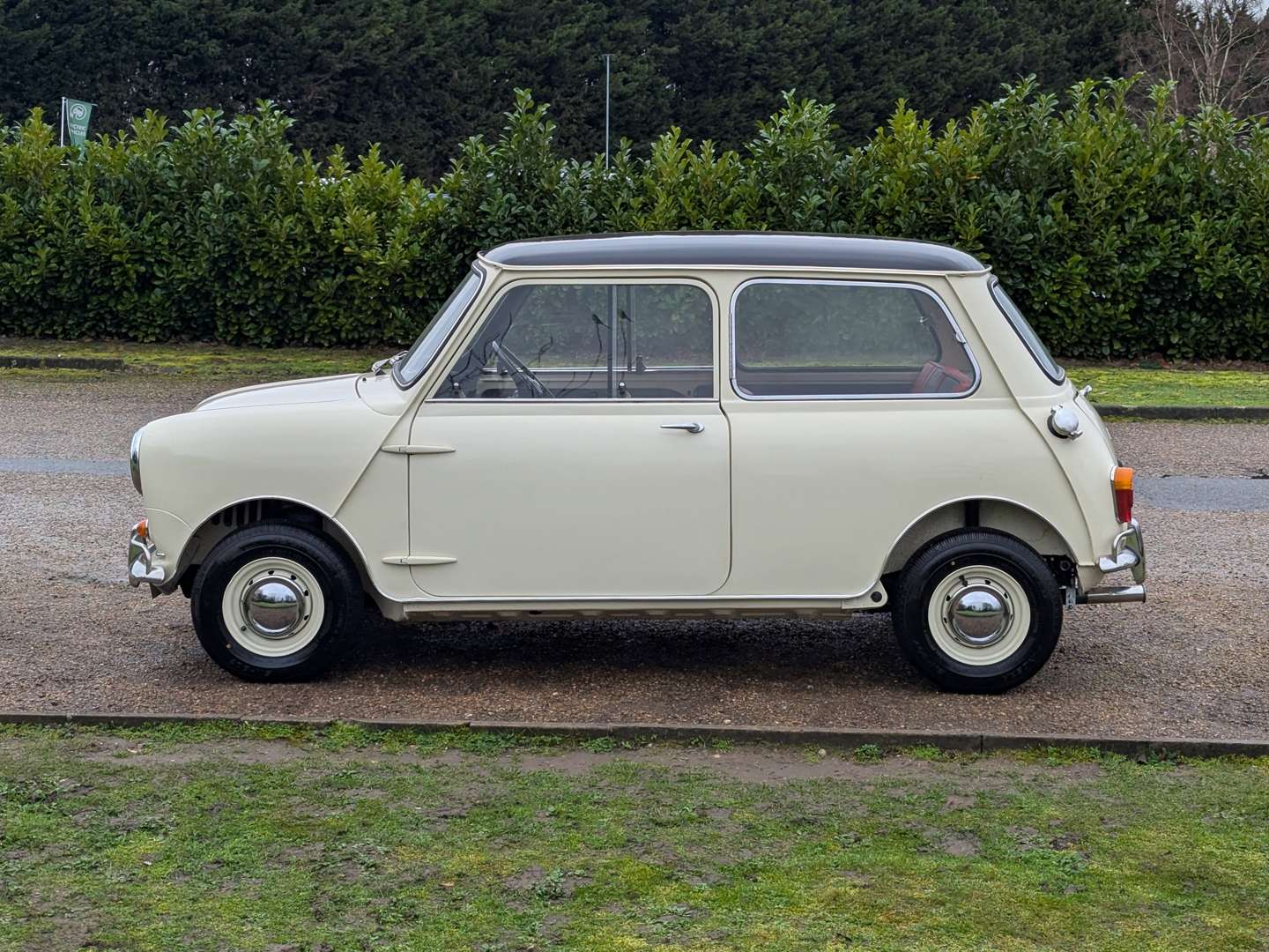 <p>1964 AUSTIN MINI COOPER</p>