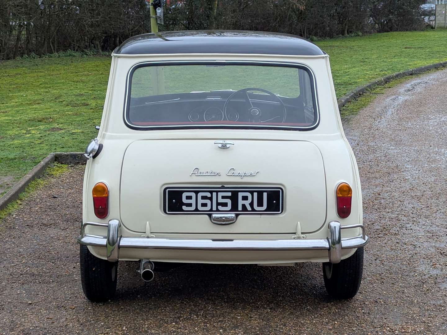 <p>1964 AUSTIN MINI COOPER</p>