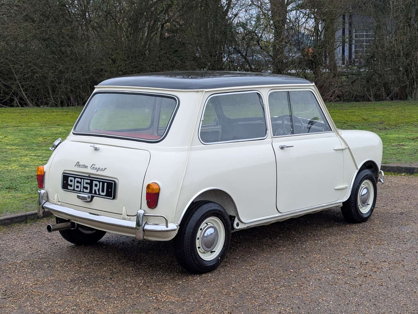 <p>1964 AUSTIN MINI COOPER</p>