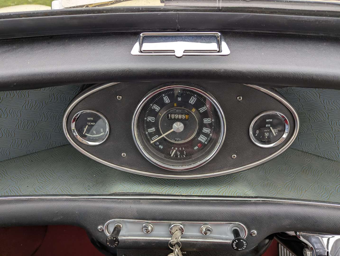 <p>1964 AUSTIN MINI COOPER</p>