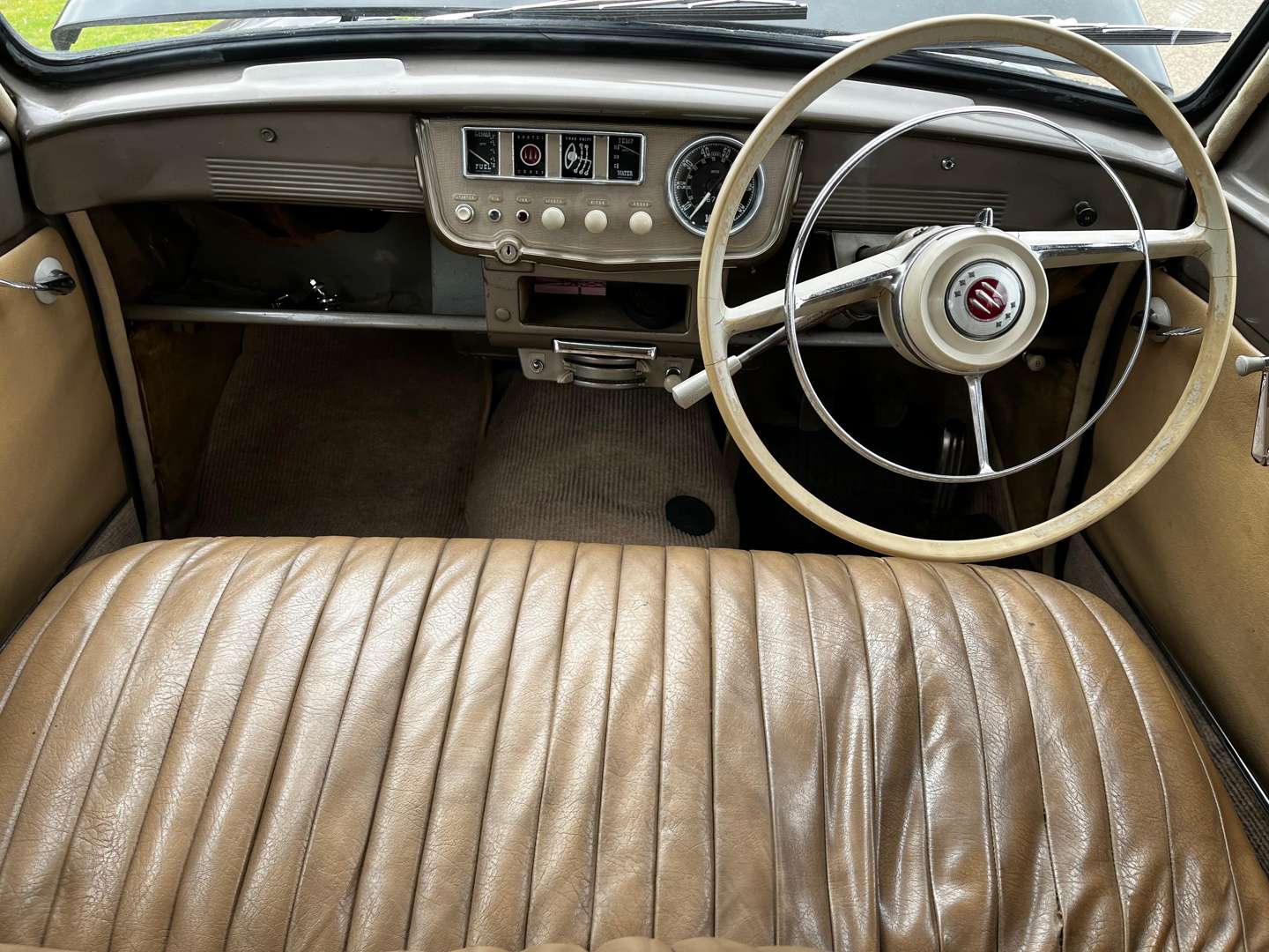 <p>1955 HILLMAN MINX MK VIII</p>