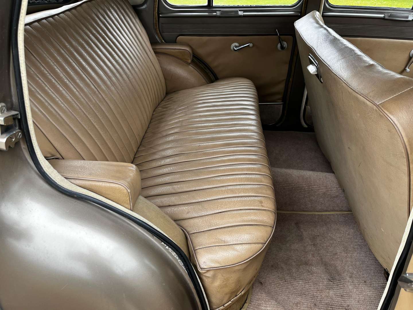 <p>1955 HILLMAN MINX MK VIII</p>