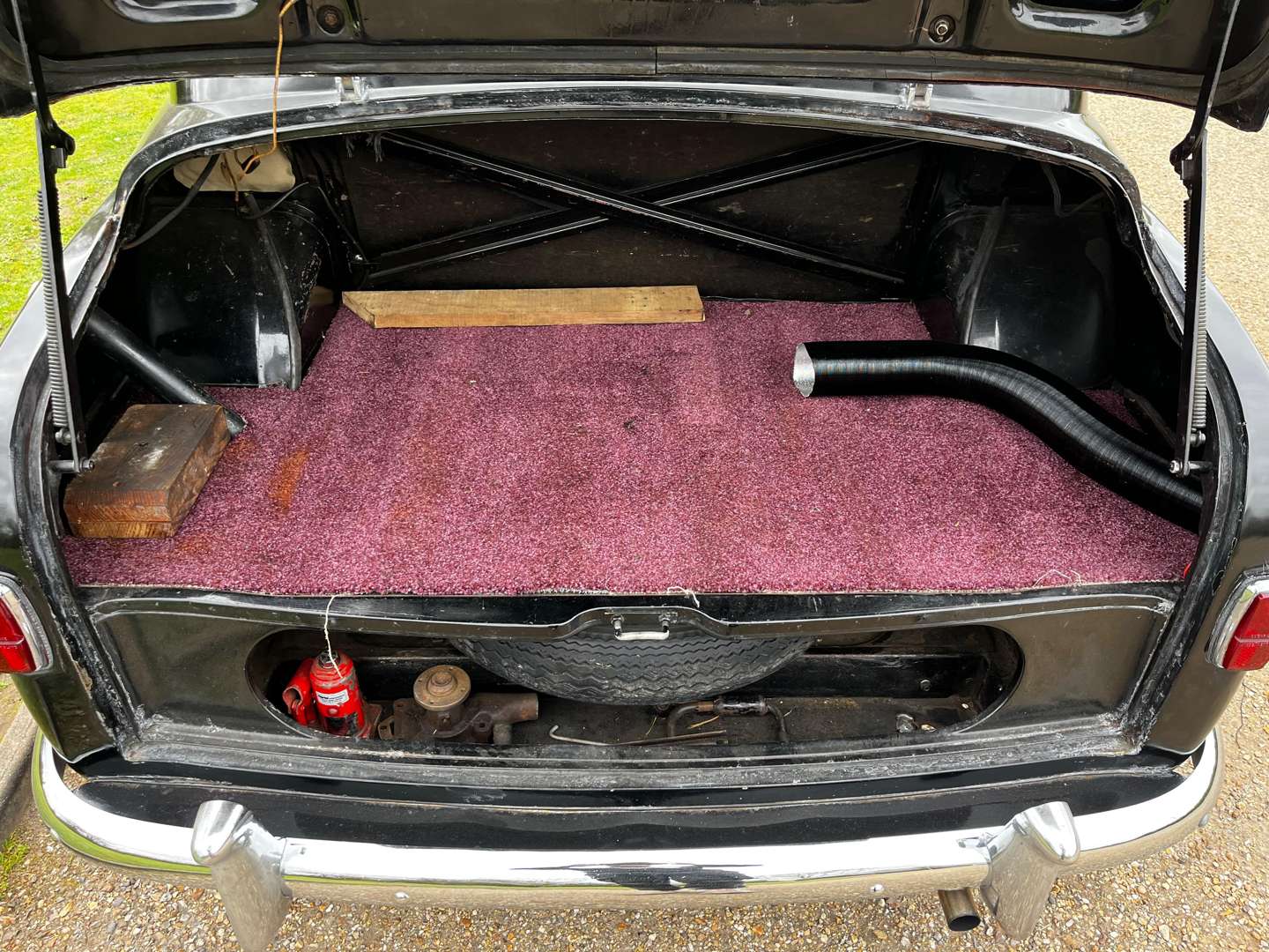 <p>1955 HILLMAN MINX MK VIII</p>