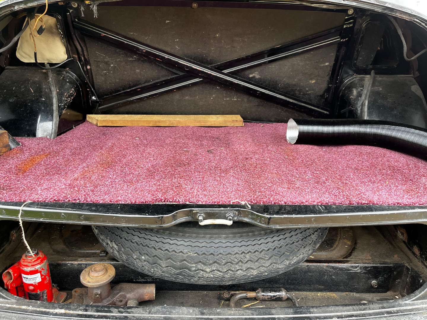 <p>1955 HILLMAN MINX MK VIII</p>