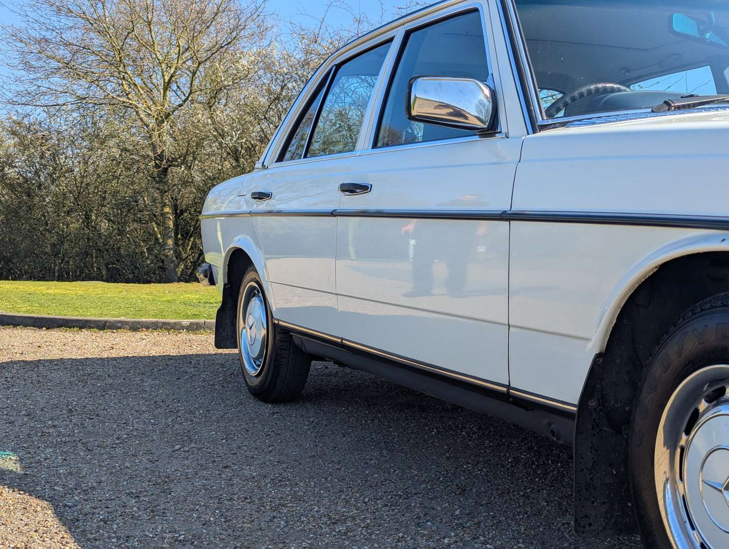 <p>1982 MERCEDES 240D W123</p>