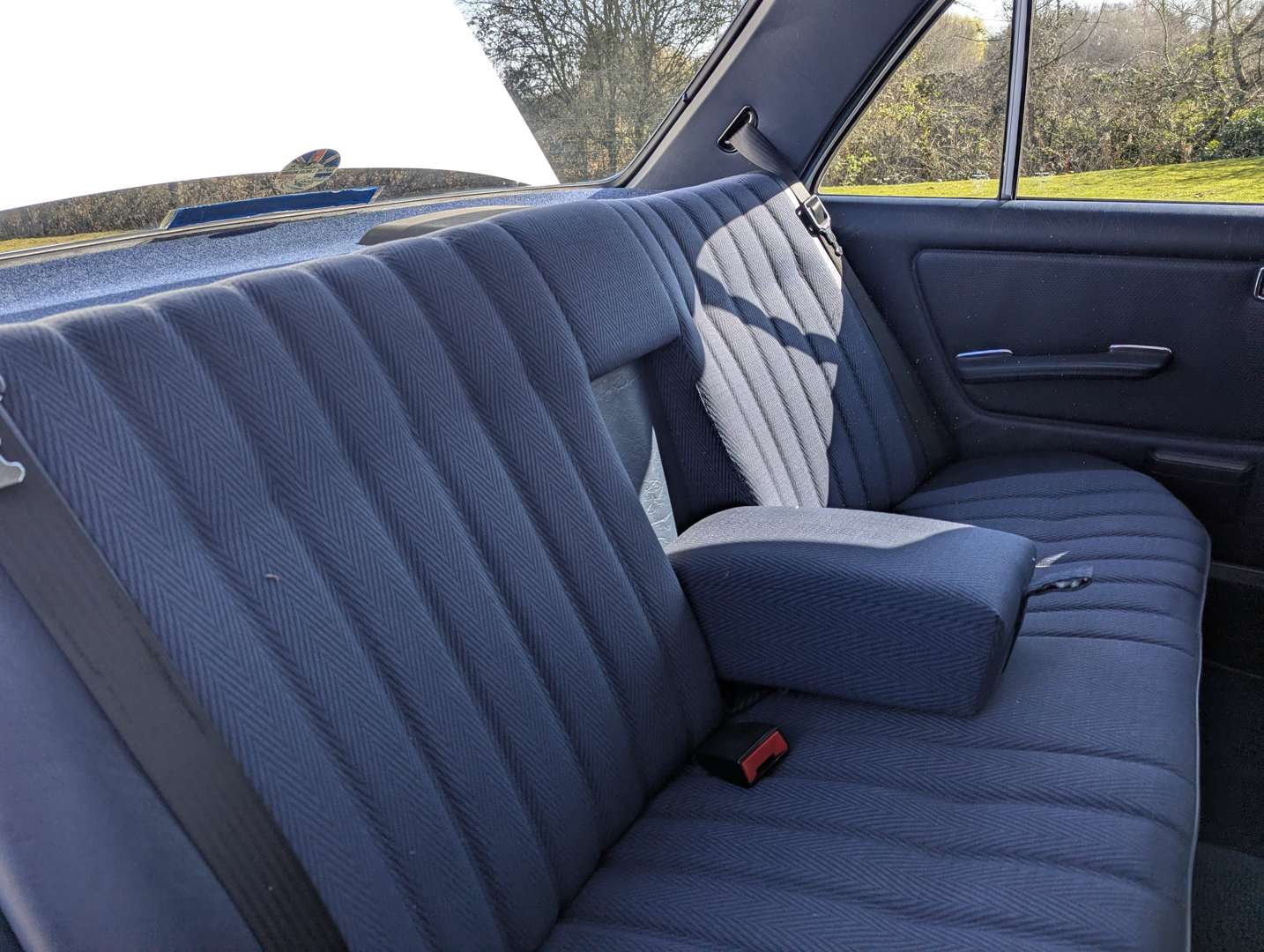 <p>1982 MERCEDES 240D W123</p>