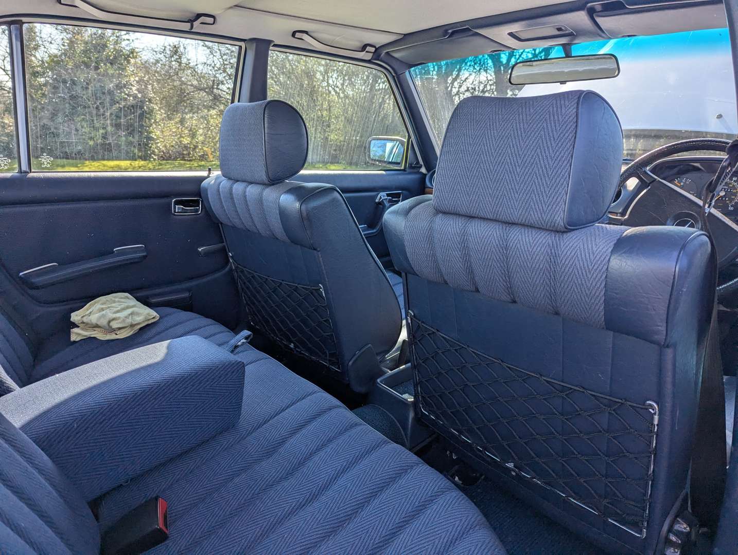 <p>1982 MERCEDES 240D W123</p>