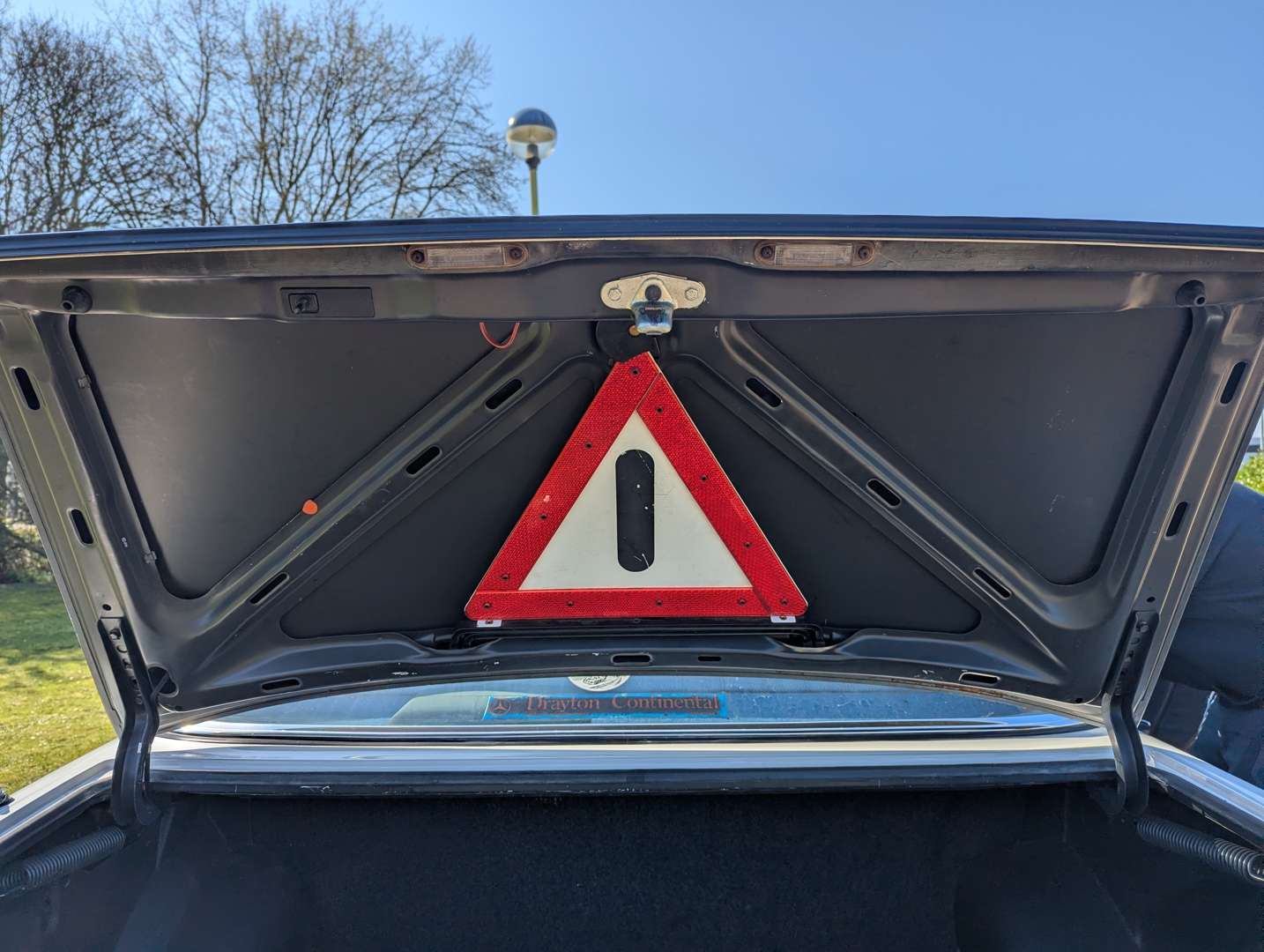 <p>1982 MERCEDES 240D W123</p>