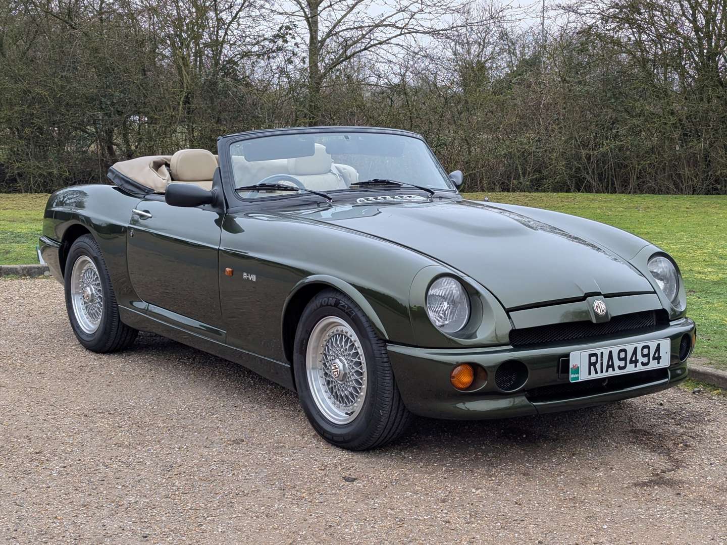 <p>1994 MG RV8</p>