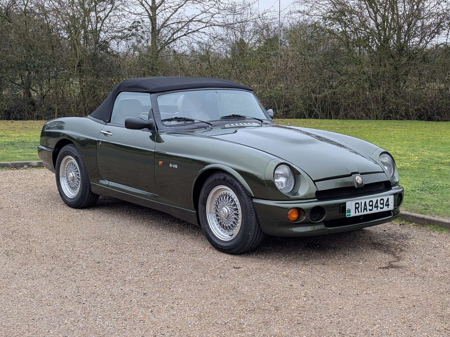 <p>1994 MG RV8</p>