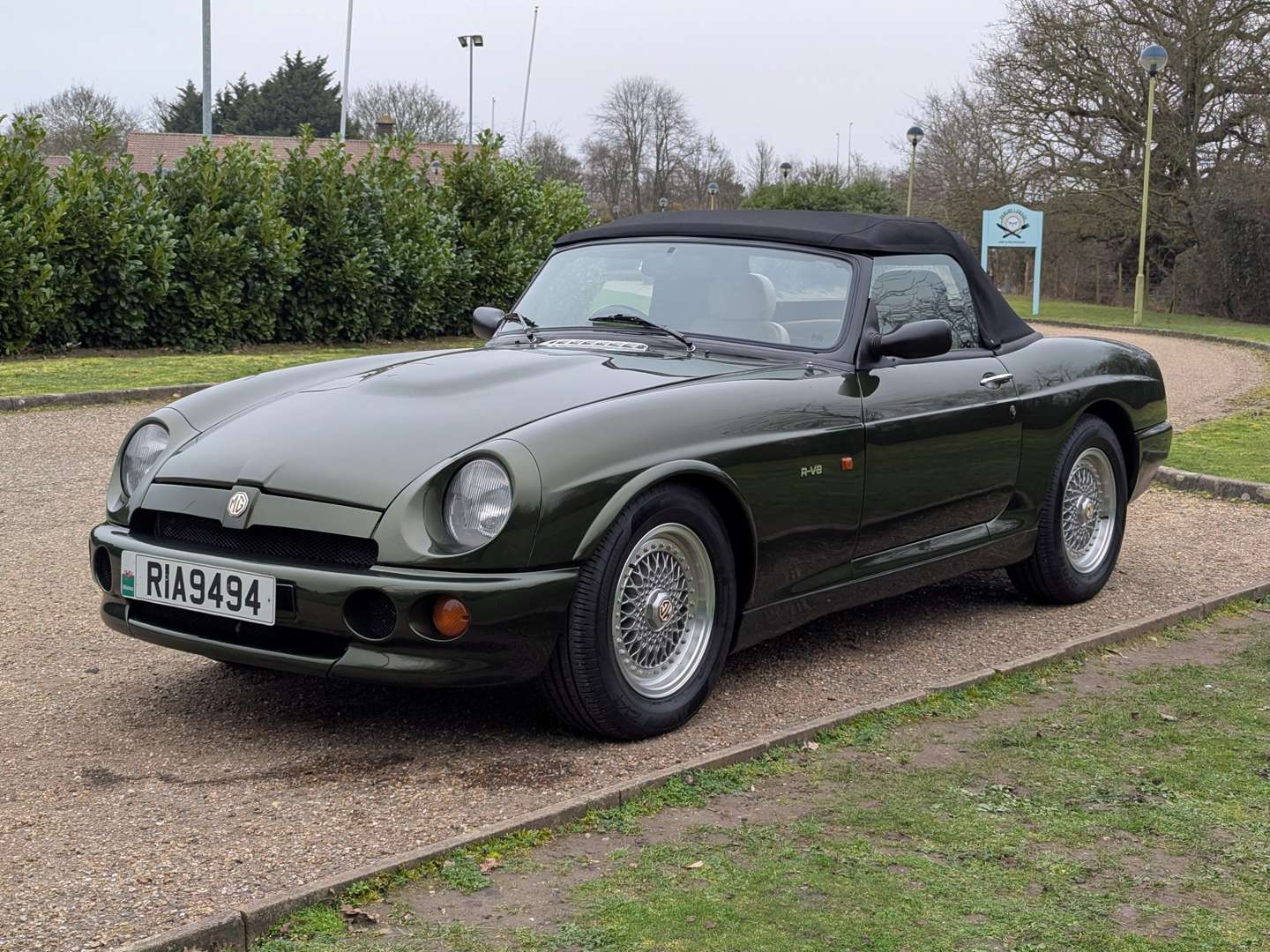 <p>1994 MG RV8</p>