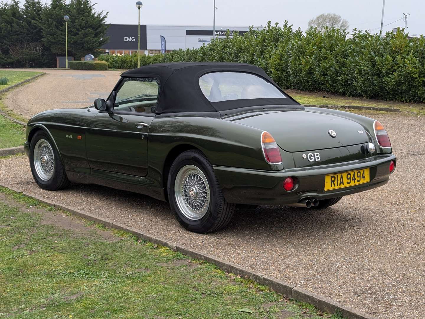 <p>1994 MG RV8</p>