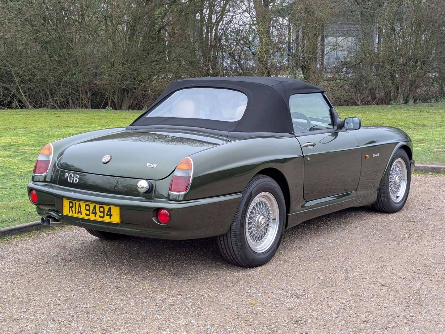 <p>1994 MG RV8</p>