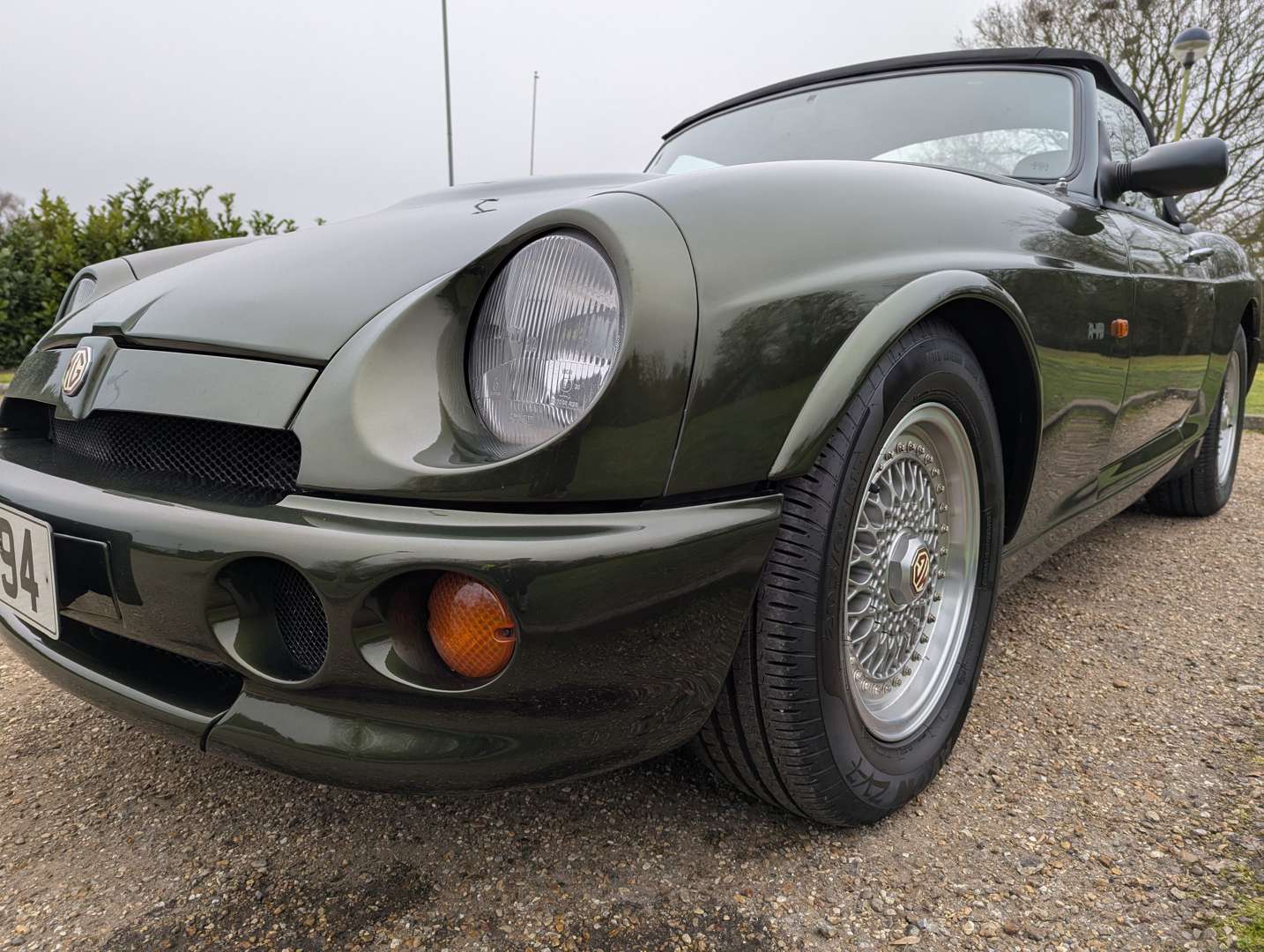 <p>1994 MG RV8</p>