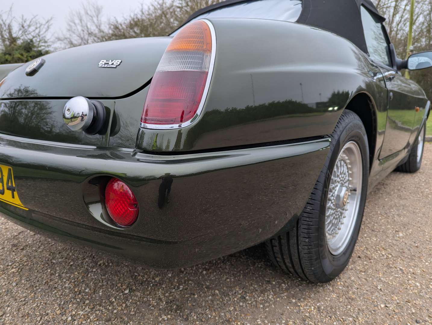 <p>1994 MG RV8</p>