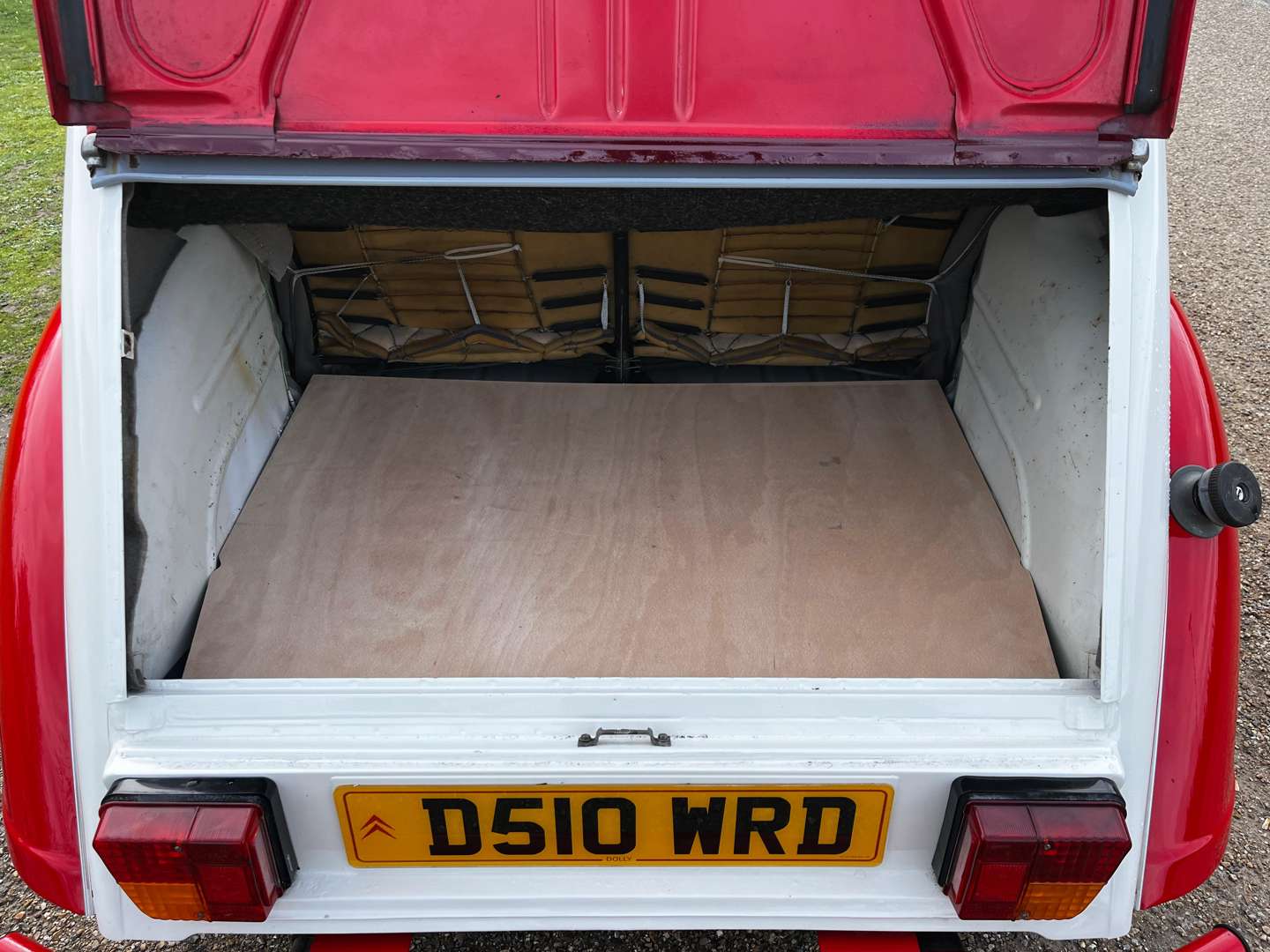 <p>1987 CITROEN 2CV6 DOLLY</p>