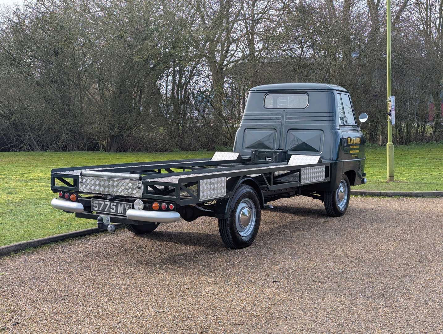 <p>1961 THAMES 400E</p>