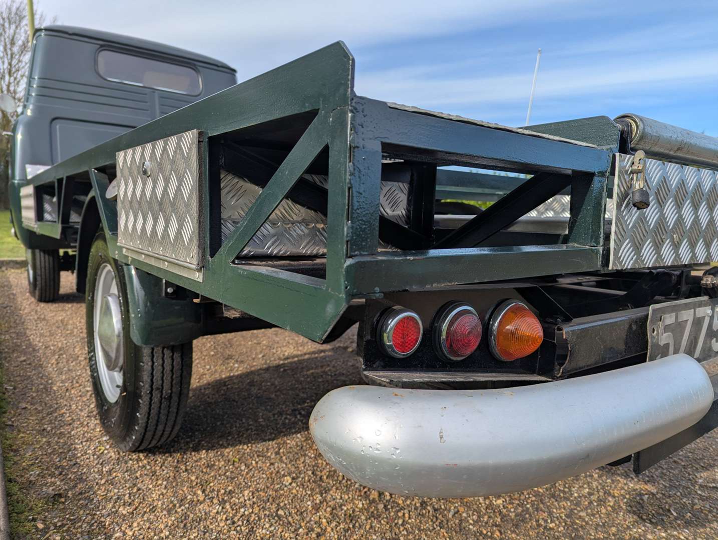 <p>1961 THAMES 400E</p>